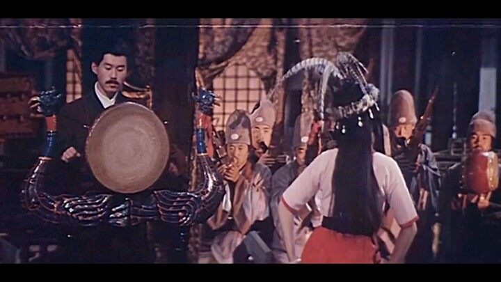 Wonderful dance in an old movie 40 years ago - 1983 "Li Bing"