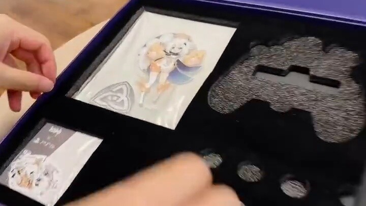 Genshin Impact PS5 Gift Box Unboxing