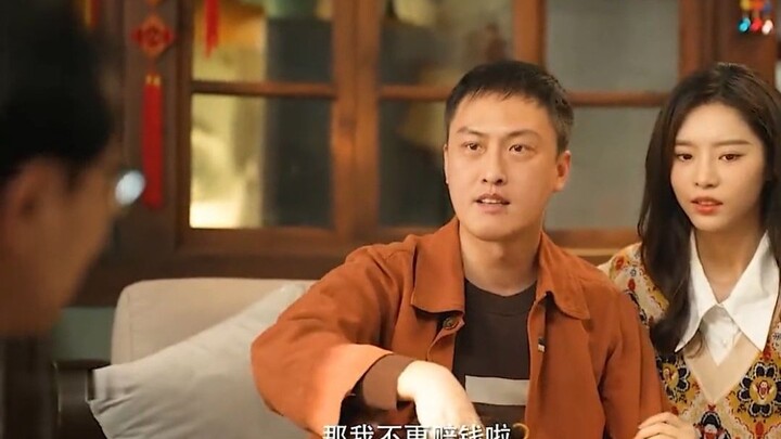 Lần đầu về nhà vợ đưa sính lễ, ai ngờ bố vợ lại mang máy đếm tiền ra, anh rể mới ngớ người luôn!