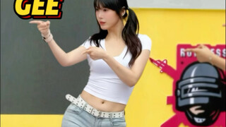 Today's outdoor roadshow under the blazing sun: [Gee Girls' Generation]!!!