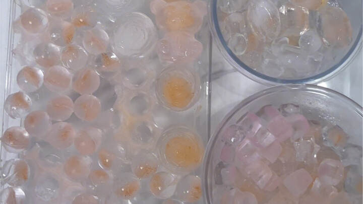 Immersive Ice-Cracking | The sound of ice cubes clinking together is so soothing!