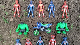 Mencari Mainan Ultraman Hulk Dan Motor Di Lahan Kosong?Ayo Kita cari.