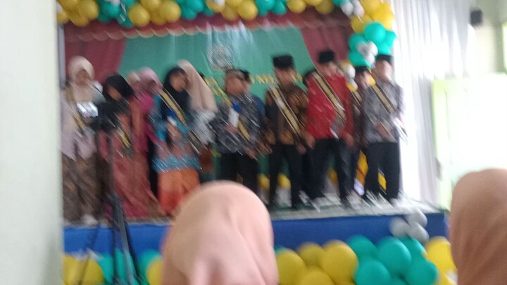 perpisahan sekolah kelas enam paduan suara kawan ku Ampe nangis
