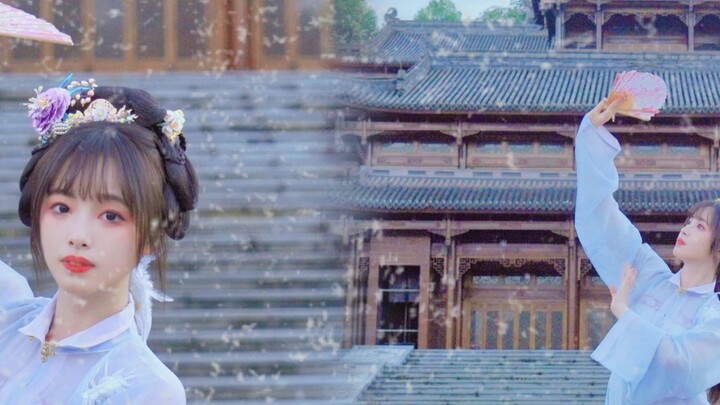 Tarian kuno yang indah｜Gunung tertutup salju saat aku kembali【Gaun malam】