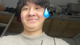 A man's knees hold gold—except for freshmen.