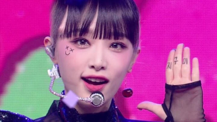 Only 6 points away from moving up one spot! January 27th, Choi Yena’s SMILEY comeback stage + straig