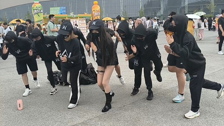 [Worldline Comic Con] Jiahao Team Building: 8 Jiahao, 2 Jiaxin!