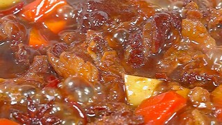 Never stew beef directly in the pot. Try this method. It will be soft and tasty, not dry or greasy, 