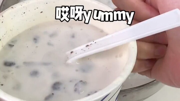 Let me see who hasn't tried the milk tea porridge that's sweeping across the country yet #MilkTeaPor