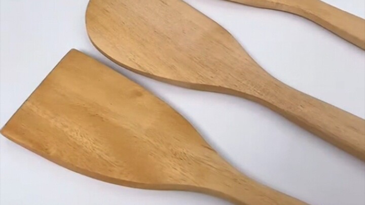 spatula atau sutil kayu estetik
