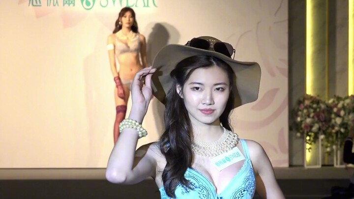 性感可爱大长腿妹子比基尼跳舞走秀！#完美身材 #很哇塞的小姐姐 #这谁顶得住啊 #美女 #美出高级感