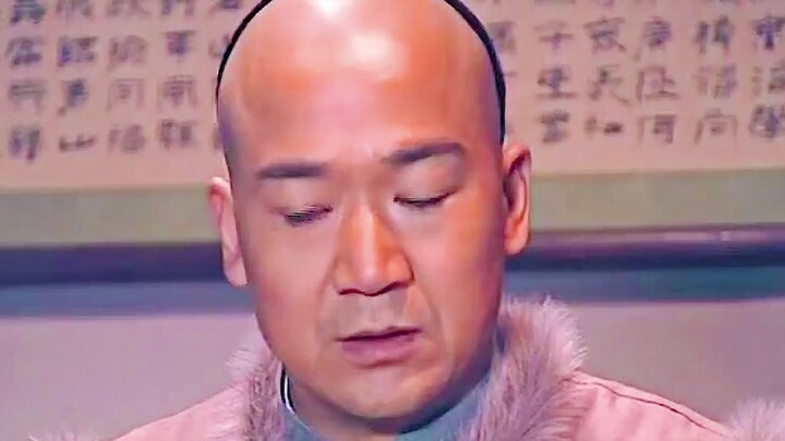 طفل فقير يتعلم على يد معلم لا يعرف الأصول، ويُضرب على مؤخرته حتى تتفتح كالزهور في اليوم الأول!