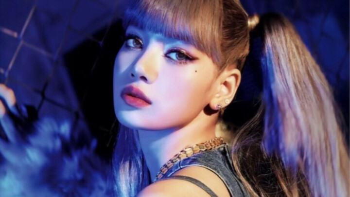 Lisa's dance moves for this are so seductive—she's truly amazing! Her movements are crisp, clean, an