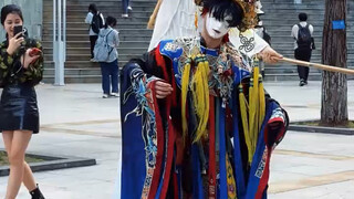 Mechanical puppet Nuo dance enters campus, giving students a shock⚙️