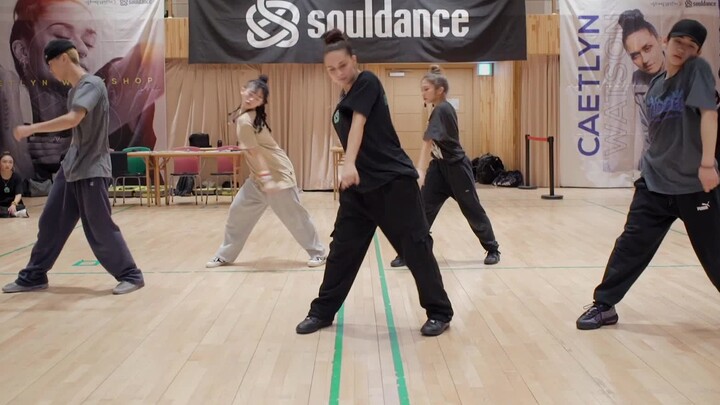 [SoulDance] เพลงที่เงียบสงบก็สามารถระเบิดออกมาอย่างเงียบๆ ได้! ท่าเต้นโดย Caetlyn เทพธิดาแห่งน้ำ