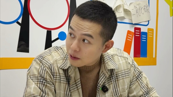 แก๊ง F4 ห้องเด่นกลับไปโรงเรียนมัธยม...