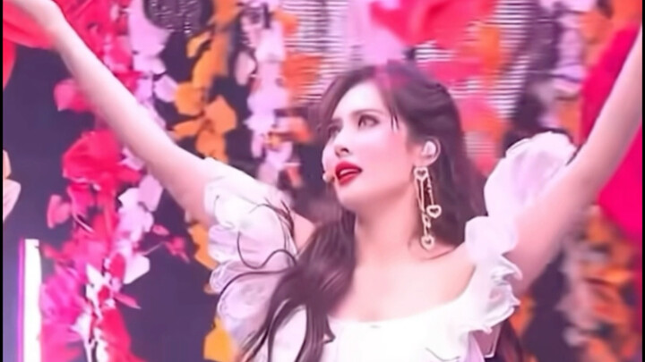 Vừa vào công ty của “Ông chú Chim”, ai cũng nghĩ sẽ bước trên con đường hoa rồi!