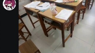 Akun QQ yang tersisa di meja sekolah lebih dari sepuluh tahun yang lalu sebenarnya telah ditambahkan