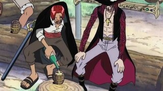 海贼王，鹰眼的黑刀也吃了恶魔果实？划船和抗敌两不误