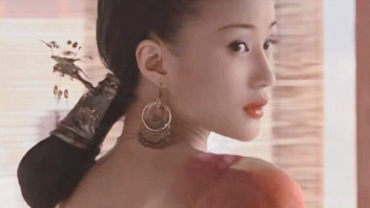 No wonder she almost got the role of Concubine Hua!! Not many people can pull off this look!!!