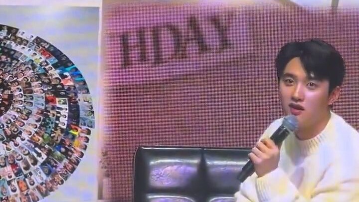 When the selfie kid finally realizes that Xiao Ka always looks the same!