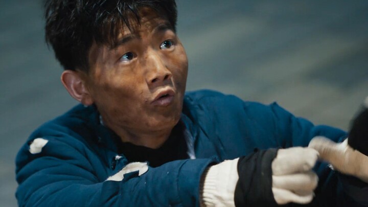 Mớ vé số đó chính là quyết tâm từ bỏ quá khứ và bắt đầu lại của anh ấy.