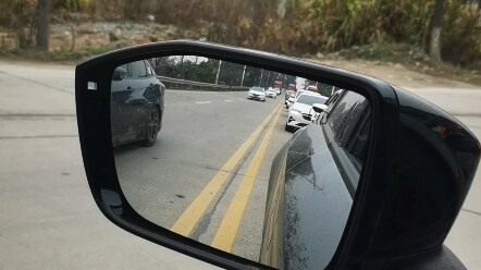 Kalau pelanggaran antrian nggak dihukum berat, itu terlalu nggak adil buat mereka yang sabar antre!