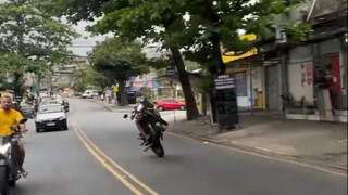 Baru muncul sudah langsung melakukan tiga lompatan berturut-turut, pria Brasil ini memang piawai men