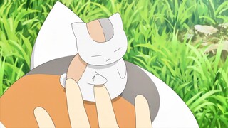 San San Translator is online! Mini San San is so cute!!