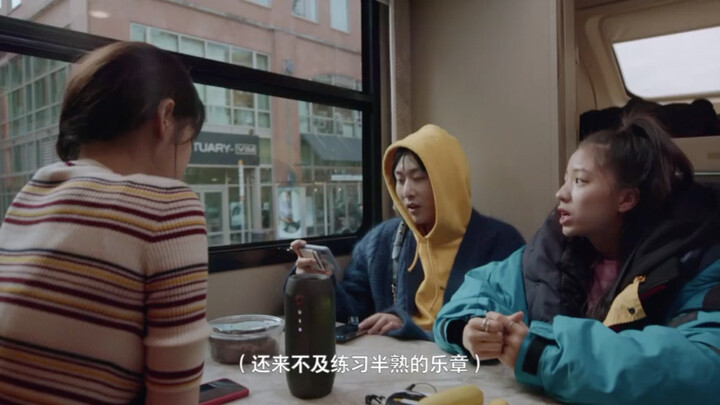 If you're feeling anxious and unsettled, take a look at Ouyang Nana—it'll help you calm down a lot.