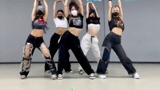 The most cool (G)I-DLE returns with new song Queencard guess the action version of the whole song