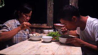 Thưởng Thức Bát Bún Măng Nóng Hổi Giữa Đại Ngàn _ Đôi Đũa Tre