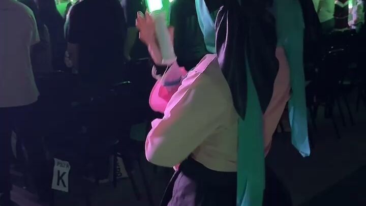 This is me vibing!! haha