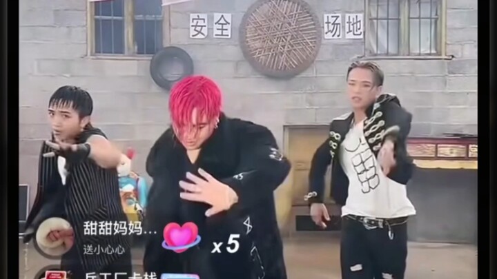 Yunnan BigBang passionately performs "Lies."