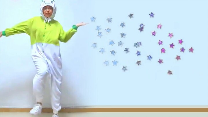 [MAMAMOO 6th Anniversary Special 2] มูมูใส่ชุดแครอทและยอมละทิ้งภาพลักษณ์เพื่อเต้นรำกับ 11 เพลงฮิต
