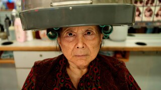 A tough Chinese grandma unexpectedly finds a million dollars—see how she outsmarts the entire gang!