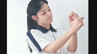 Kehidupan Sehari-hari Mahasiswa Tari: Tarian Lembut Menghancurkan Bawang Putih 1     Xiao Qi Yi Chu