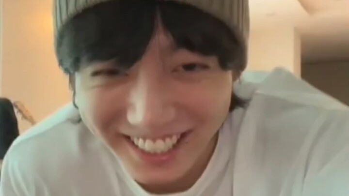 【Jin Guk】“Em cãi nhau với anh Jimin rồi, hu hu hu, ngay cả anh Hoo-bi cũng giận em luôn” – Ôn lại vụ