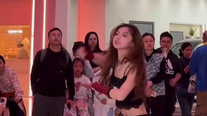 【emas】Siapa yang membuat koreografi tarian ini...