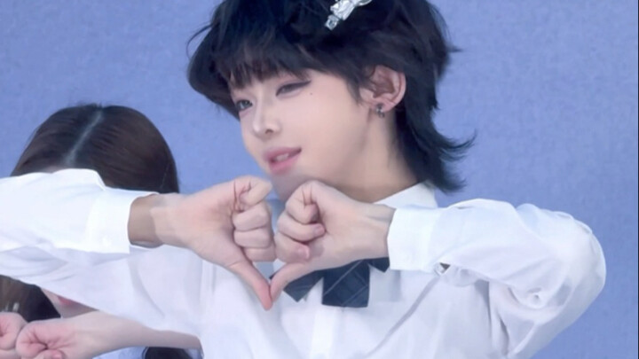 What a vibrant and cheerful song! 04 male college roadshow atheart's "Good Girl," featuring Katelyn.