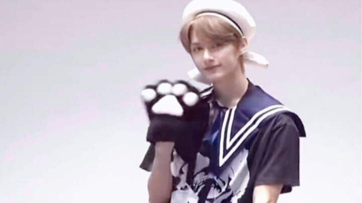 【Văn Tuấn Huy】Tạo hình đồng phục thủy thủ đẹp quá, mèo mèo ơi! Phải lưu vào video cuộc đời thôi, aaa