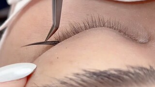 هل المانجا المصممة على شكل قمة البرج جميلة؟