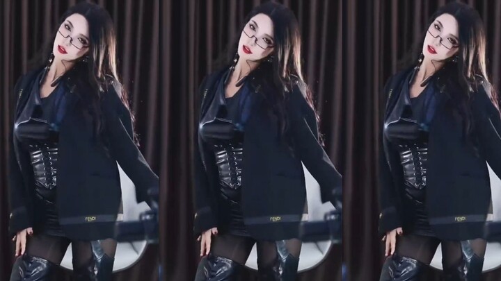 Douyin - Long Xin [Suit, Leather Skirt, Over-the-Knee Boots]