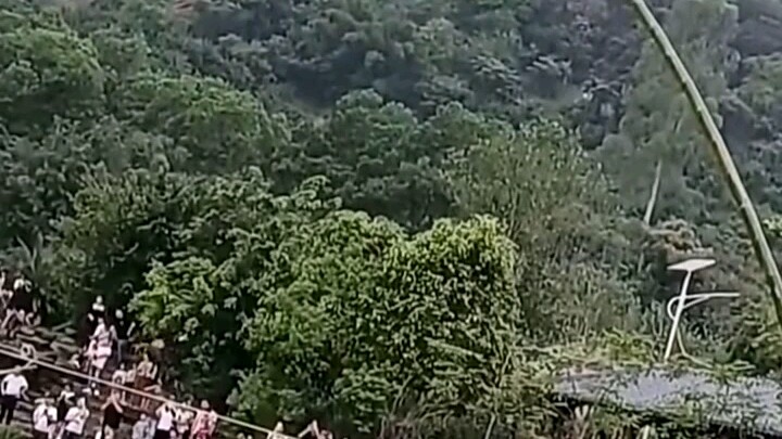 Jika tak ada beban seribu kilo di pundak, siapa yang akan mempertaruhkan nyawa demi masa depan?