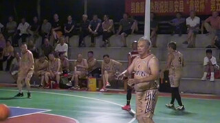 أيها الشباب، كرة السلة ليست مجرد قتال وضرب، بل هي فن التعامل مع الآخرين.