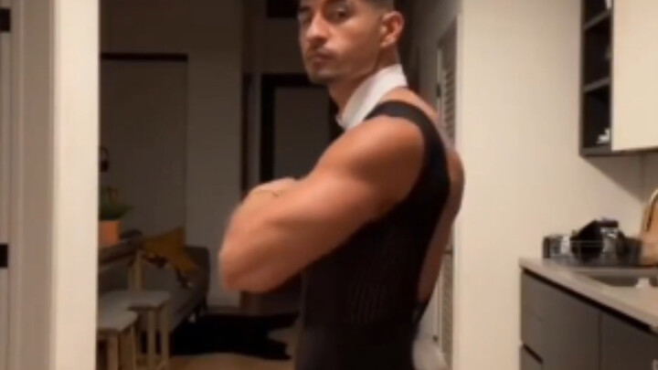 Turns out guys are actually better at cross-dressing than girls!
