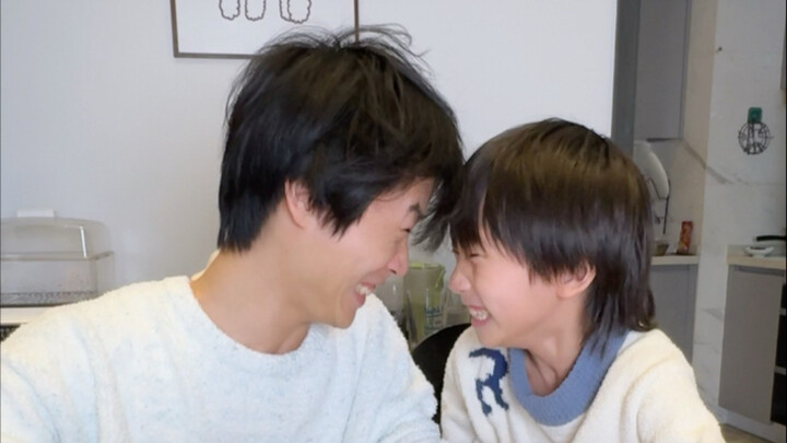 Thì ra là thằng nhóc còi cọc mà ha ha ha