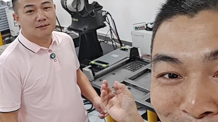 If you’re in the Foshan area and need a simple trial of a welding robot, you can contact this very r