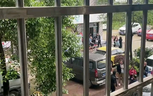 apa yang terjadi di luar