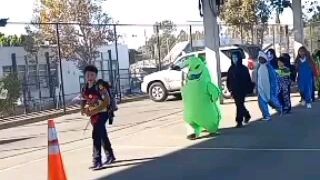 Halloween At Elementary School.  Halloween En La Escuela Elementaria. 10.31.2025 小学万圣节活动。2025年10月31日